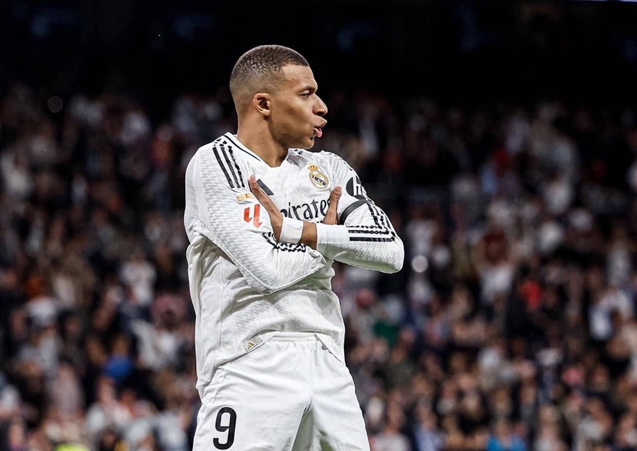 爱游戏体育-姆巴佩新星领先优势明显表现突出，SKT前途光明！-爱游戏体育